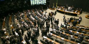 Deputados aprovam aumento no número de cadeiras na Câmara; veja votos dos paraibanos