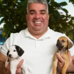 Prefeito Leo Bezerra sanciona LEI de Guga PET que cria cartilha sobre proteção animal para escolas municipais