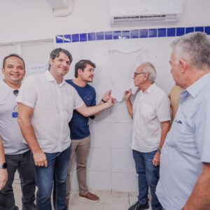 Prefeito entrega USF Alto do Mateus reformada, autoriza mais quatro unidades e projeta requalificação de toda Rede Básica