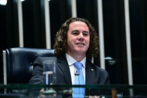 Veneziano é oficializado como novo líder do Bloco da Maioria no Senado Federal, composto por 25 senadores de quatro partidos