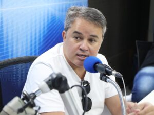 Efraim diz que comando de federação com PP será compartilhado na Paraíba e que pesquisa definirá candidato a governador em janeiro