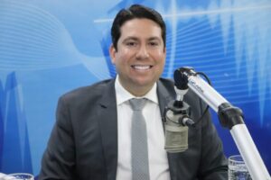 No 60 Minutos da Arapuan FM: Felipe Leitão diz não votar em Lucas Ribeiro se ele for o candidato de João. Ouça