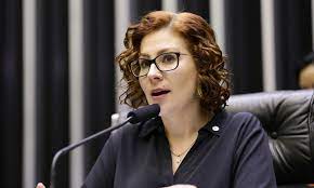 Por unanimidade, STF condena Carla Zambelli a 10 anos de prisão