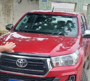 Juíza paraibana tem carro alvejado a bala; marido reage e mata um dos suspeitos