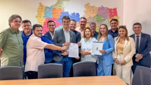Deputada e vereadores reforçam luta pela implantação de Centro de Autismo em Patos