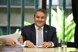 Paraíba no topo: Efraim lidera Ranking dos Políticos ocupando o 1º lugar no Congresso Nacional