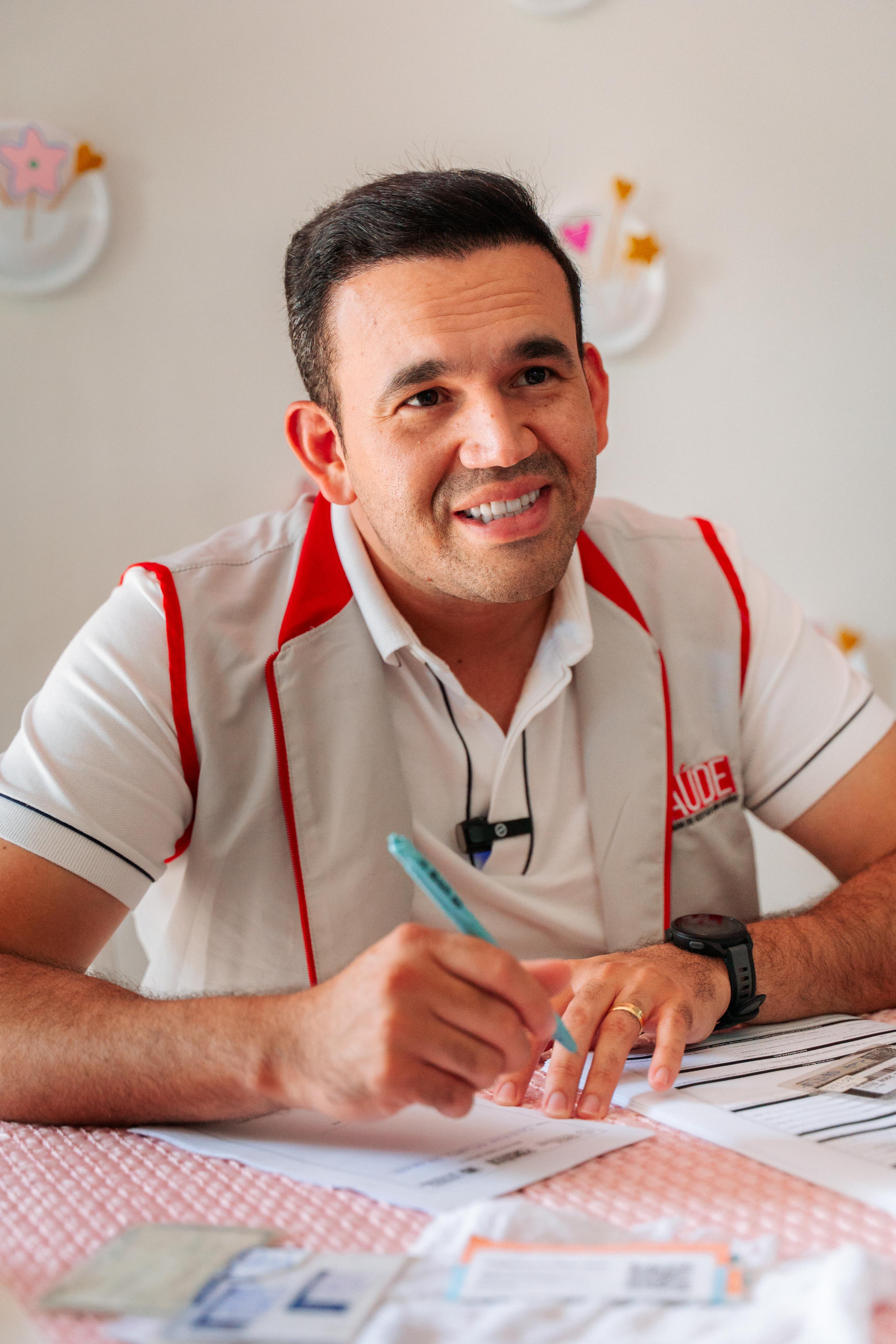 Cuidado com o povo: Dr. Jhony realiza atendimento médico em pleno sábado na comunidade do Aratu, em João Pessoa
