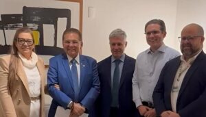 Adriano Galdino se reúne com ministro da Agricultura e Hugo Motta e garante reavaliação do repasse do Garantia-Safra
