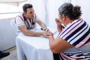 Dr. Jhony participa de ações em homenagem ao Dia das Mães e reforça compromisso com a população de Campina Grande