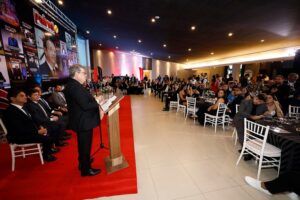 João Azevêdo prestigia homenagem aos “100 Maiores Contribuintes de ICMS da Paraíba”