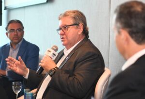 João Azevêdo destaca investimentos em infraestrutura e turismo em evento promovido pelo segmento imobiliário no Recife