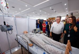 Governo reforça atendimento médico durante o São João com posto avançado no Parque do Povo, incluindo leito de UTI