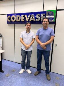 Prefeito Léo Bandeira busca avanços para Lucena em reunião com superintendente da CODEVASF