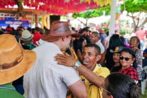 Em Cabaceiras, vice-governador Lucas Ribeiro participa da Festa do Bode Rei e destaca investimentos para fortalecer o turismo na região