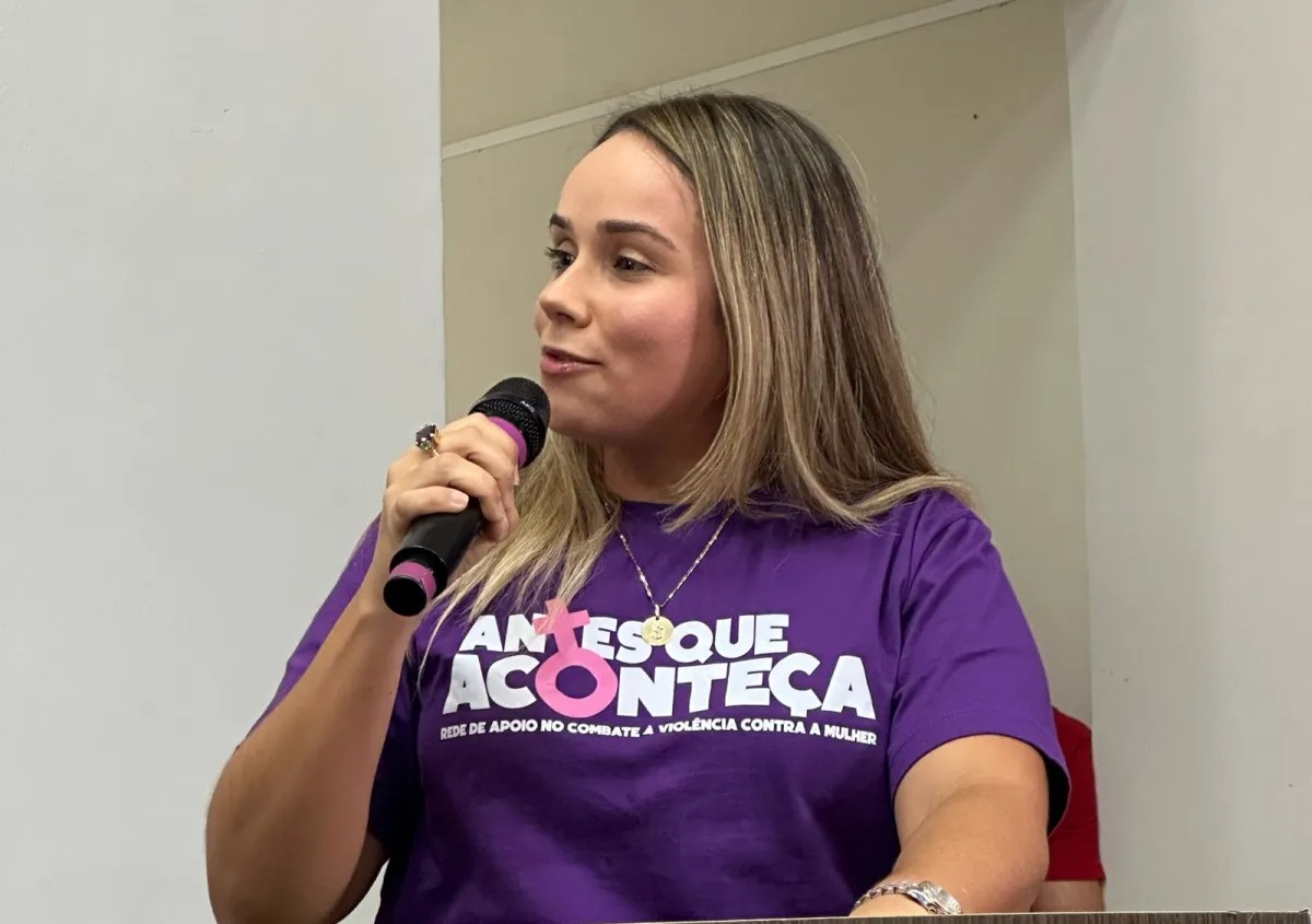 Eduardo Carneiro propõe medalha Epitácio Pessoa à segunda-dama do Estado, Camila Mariz Ribeiro