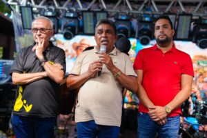 Cícero recebe apoio de ex-prefeito do Junco em festa que reuniu dezenas de lideranças em Mari