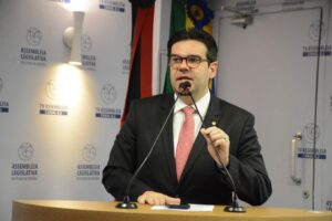 Eduardo Carneiro propõe política de instalação de parques multissensoriais públicos para auxílio do desenvolvimento e integração de pessoas com transtorno do espectro autista na PB