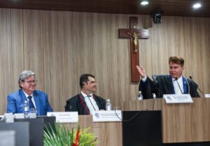 Posse no TRE: Governador destaca papel da corte eleitoral para preservar a integridade e a justiça nas eleições