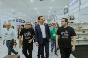 Em Campina Grande: vice-governador inspeciona prolongamento da Floriano Peixoto e participa da Expo Shoes no Centro de Convenções
