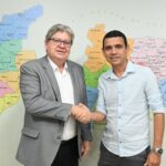 Prefeitos do PL e do União Brasil declaram apoio a João Azevêdo para o Senado
