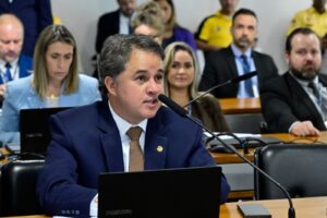 Paz nas escolas: relatório de Efraim com mais regras de segurança  é aprovado no Senado