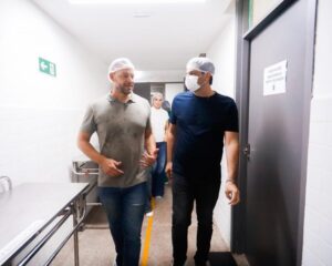 Leo Bezerra abre Mutirão de Cuidados aos Animais e destaca mais de 800 atendimentos aos pets neste mês de abril