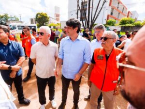 Leo Bezerra inicia operação com mais de 30 máquinas e intensifica zeladoria em João Pessoa