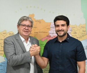 Prefeito de Riacho dos Cavalos e lideranças de Taperoá declaram apoio a João Azevêdo para o Senado