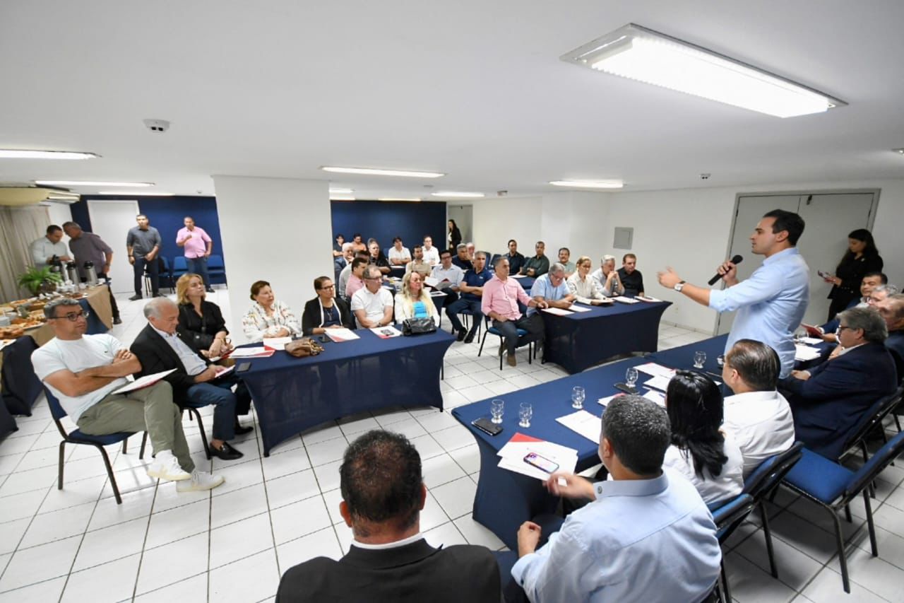 Governador Lucas Ribeiro reúne lideranças políticas e reforça articulação conjunta para enfrentar impactos das chuvas na Paraíba