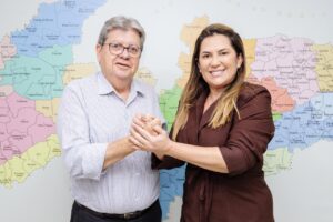 Prefeita de Cajazeiras agradece investimentos superiores a R$ 1 bilhão dos governos João e Lucas e destaca compromisso firme com município