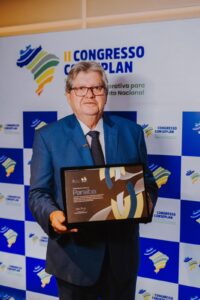 Em Brasília, João Azevêdo celebra desenvolvimento econômico e social da Paraíba em evento que reconhece avanços nas gestões públicas dos estados