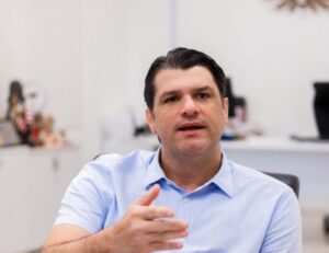 Leo Bezerra amplia a assistência às famílias atingidas pelas chuvas com ‘Compra Assistida’ e ‘Eu Posso’