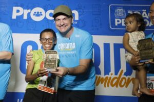 Leo Bezerra destaca que João Pessoa é a capital dos esportes saudáveis durante 3ª Corrida do Consumidor