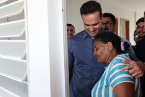 Governador Lucas Ribeiro entrega Cidade Madura de Catolé do Rocha e assina ordem de serviço do Centro Poliesportivo de São Bento