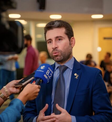 Lei do deputado Michel Henrique que garante matrícula prioritária para autistas é sancionada na Paraíba