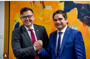 Murilo Galdino anuncia licença e celebra chegada de Raniery Paulino à Câmara Federal