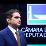 Murilo Galdino parabeniza trabalhadores e defende o fim da escala 6×1