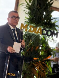 PARAIBANO AUGUSTO CORREIA LIMA ASSUME A PRESIDÊNCIA DA MIDIACOM BAHIA EM SOLENIDADE QUE REUNIU AUTORIDADES E AS PRINCIPAIS LIDERANÇAS DA COMUNICAÇÃO BRASILEIRA