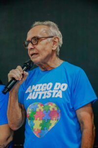 Cícero Lucena reforça compromisso com políticas públicas para pessoas com TEA