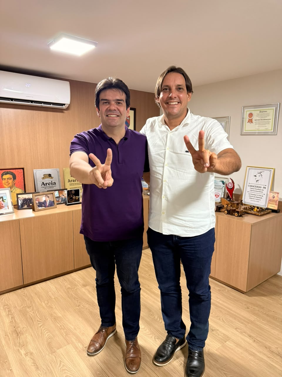 Deputado Eduardo Carneiro continua ampliando base na região metropolitana e recebe apoio do vereador Bira de Cabedelo