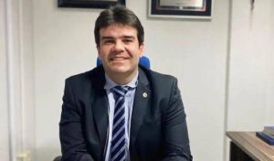 Lei de Eduardo cria Política de Incentivo à Iniciação da Pesquisa Científica na rede estadual de ensino