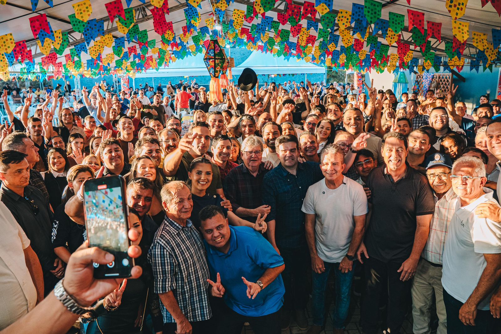 Com Lucas, João e Nabor, Eduardo Carneiro reúne lideranças e apoiadores em mais um ‘São João do Carneirinho’