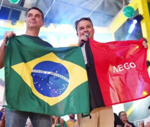 Efraim Filho anuncia visita de Flávio Bolsonaro ao São João de Campina e mobiliza oposição da direita para recepção