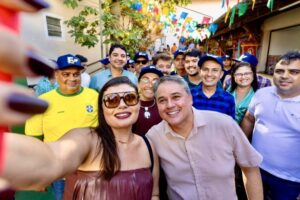 Campina Grande abraça Efraim durante abertura da programação junina da Vila do Artesão