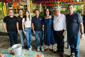João Azevêdo é recebido pelo prefeito e lideranças e tem encontro com ministra Luciana Santos em Alagoa Nova