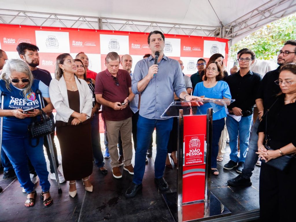 Leo Bezerra abre nova turma do curso de corte e costura e anuncia 10 novos polos capacitantes