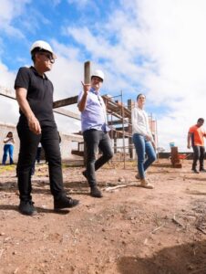 Leo Bezerra acompanha retomada de obra em Paratibe e destaca entrega de 17 novas escolas e creches em toda a Capital