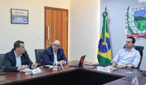 Governador Lucas Ribeiro recebe diretoria da Energisa e firma novas ações de eficiência energética em equipamentos públicos