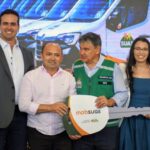 Governador Lucas Ribeiro e ministro Wellington Dias entregam veículos para ampliar acesso aos serviços da assistência social na Paraíba