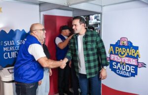 Na abertura do Maior São João do Mundo, governador Lucas Ribeiro acompanha estrutura de saúde e segurança do Estado no Parque do Povo